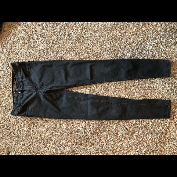 CLOTHES - Picture 2 of 8